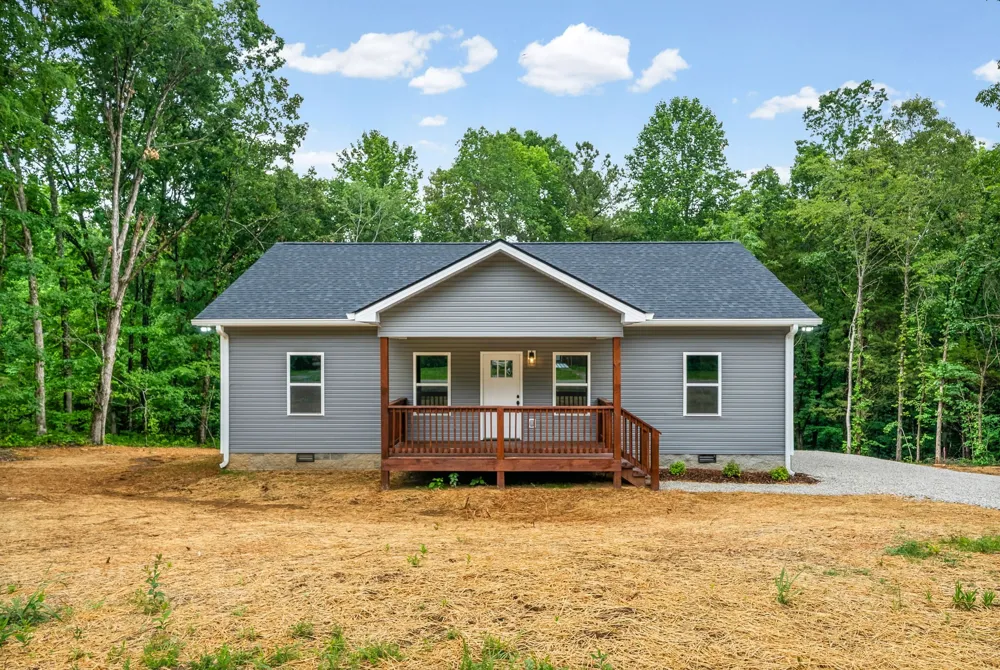 690 Brazzle Rd Waverly, TN 37185