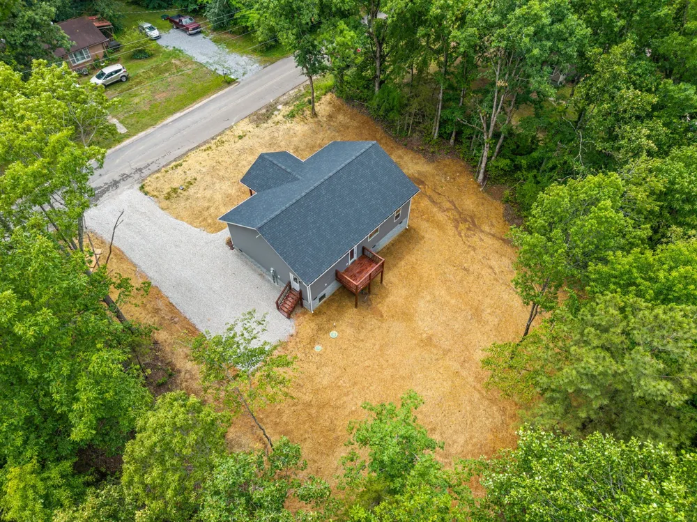 690 Brazzle Rd Waverly, TN 37185