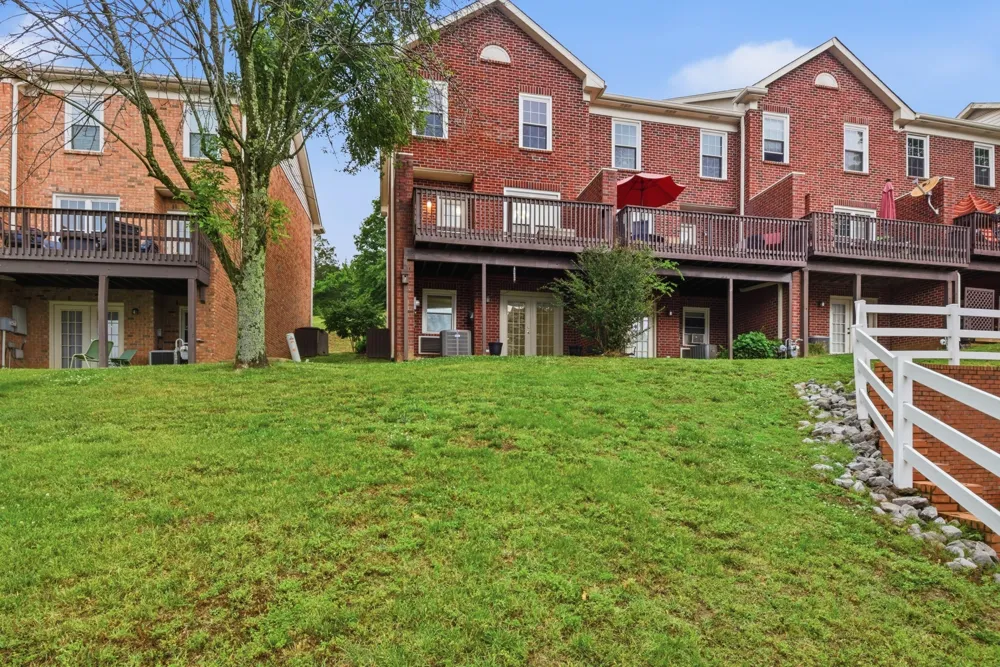 1604 Brentwood Pointe Franklin, TN 37067