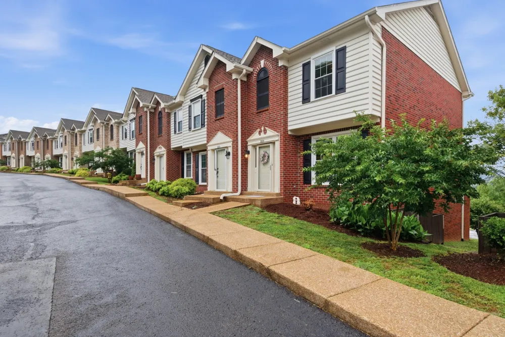 1604 Brentwood Pointe Franklin, TN 37067