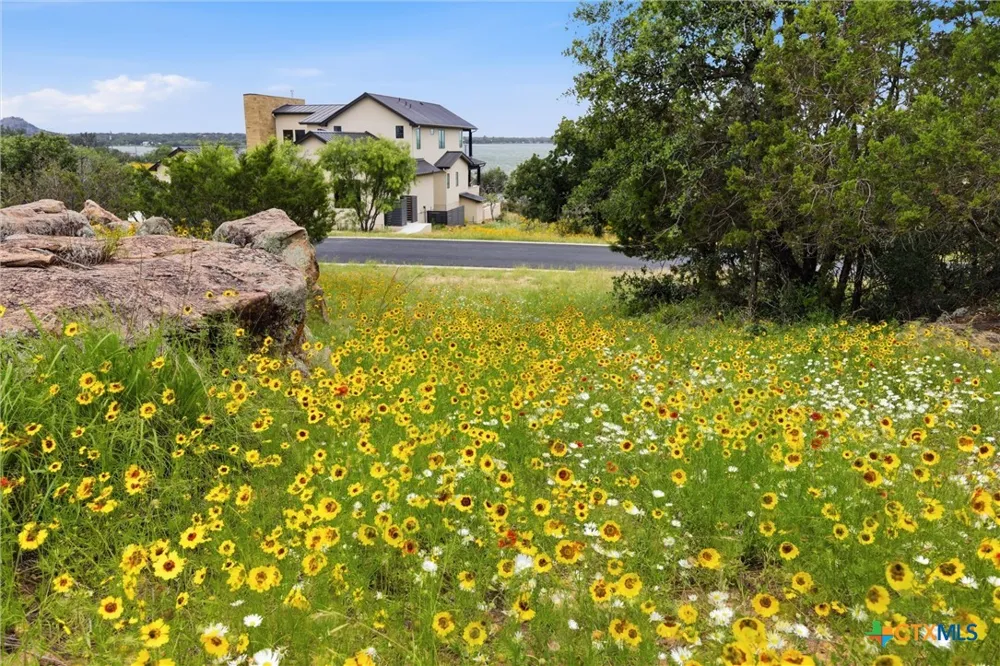30 Peninsula Drive Burnet, TX 78611