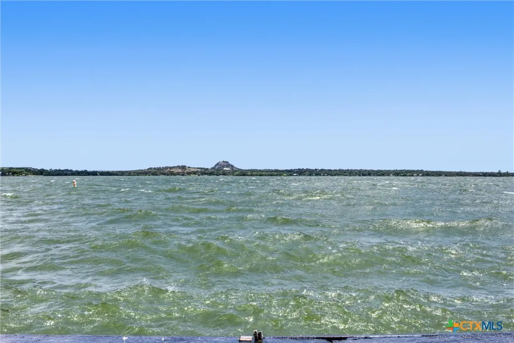30 Peninsula Drive Burnet, TX 78611