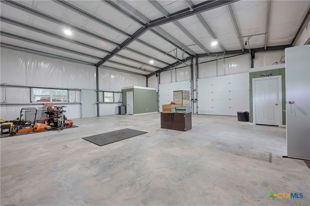 3545 E I 10 Frontage Road Schulenburg, TX 78956