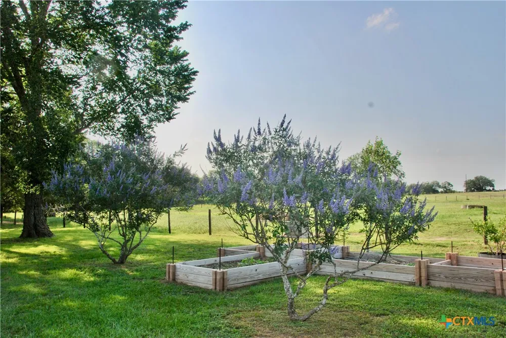 3545 E I 10 Frontage Road Schulenburg, TX 78956