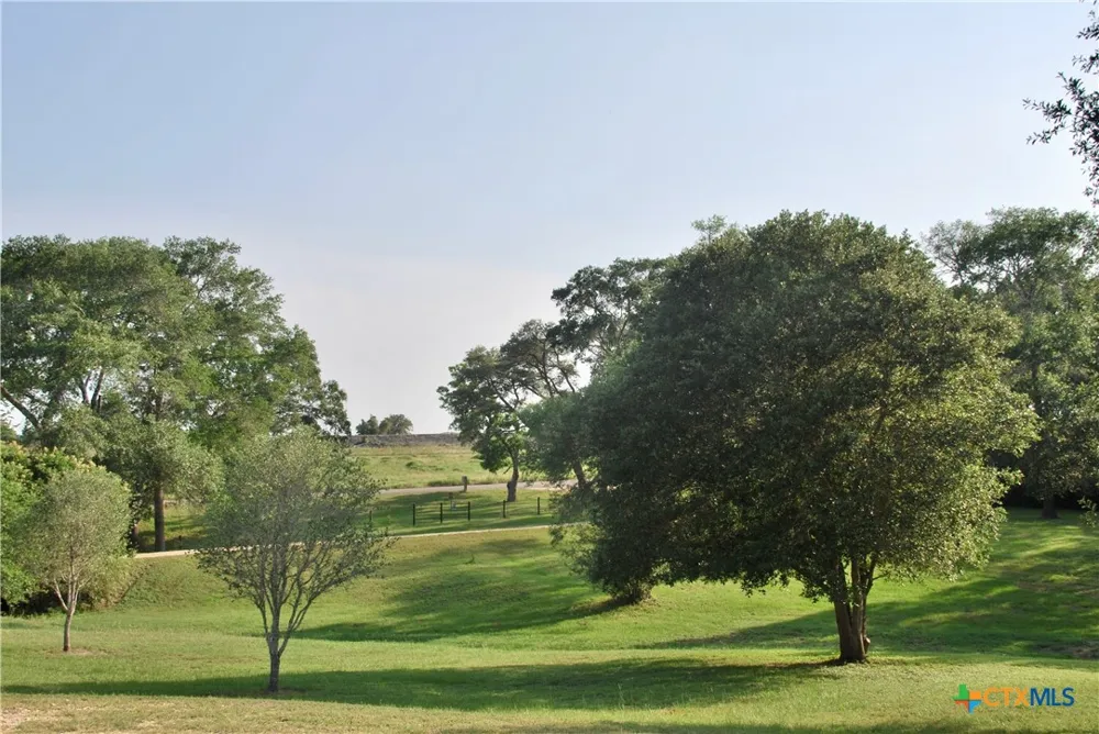 3545 E I 10 Frontage Road Schulenburg, TX 78956