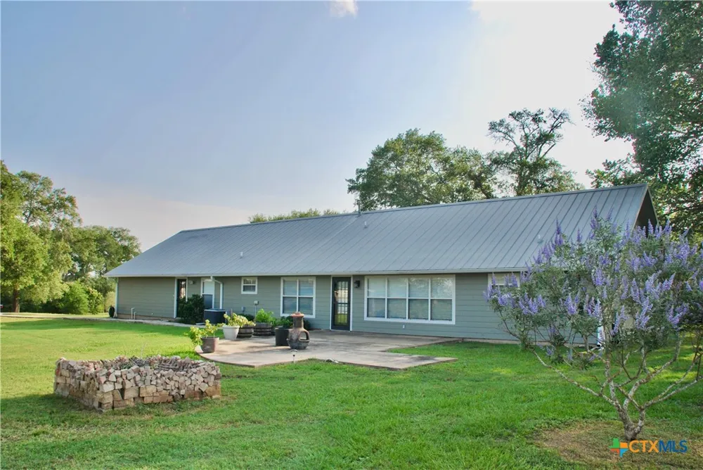 3545 E I 10 Frontage Road Schulenburg, TX 78956