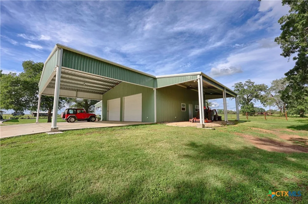 3545 E I 10 Frontage Road Schulenburg, TX 78956