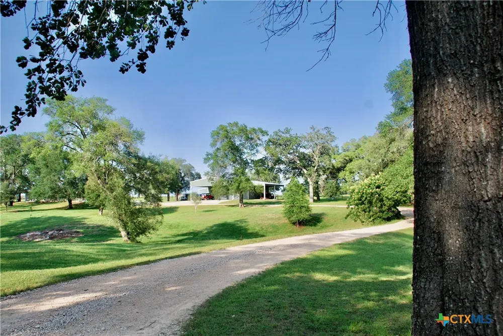 3545 E I 10 Frontage Road Schulenburg, TX 78956