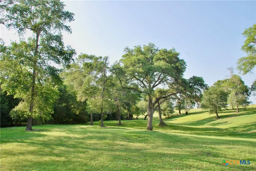 3545 E I 10 Frontage Road Schulenburg, TX 78956