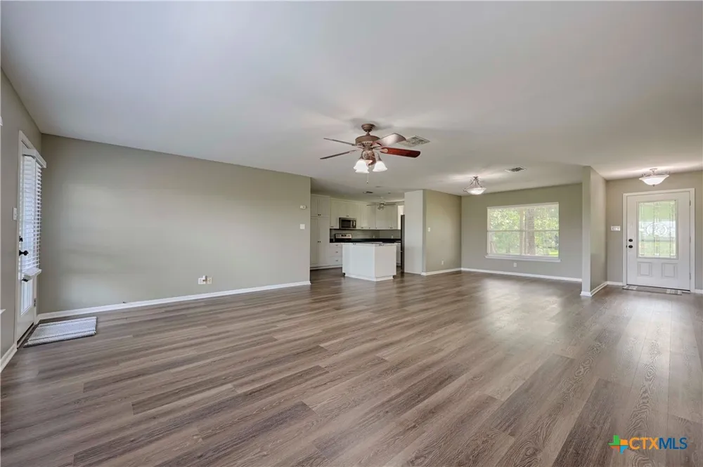 3545 E I 10 Frontage Road Schulenburg, TX 78956