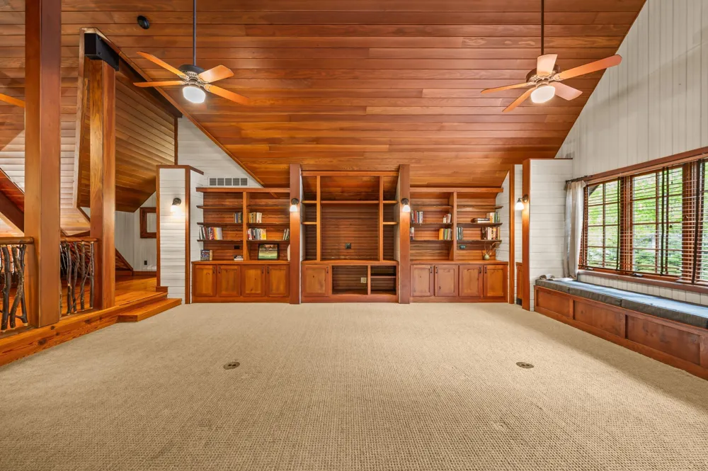 14657 Lakeshore Road Lakeside, MI 49116