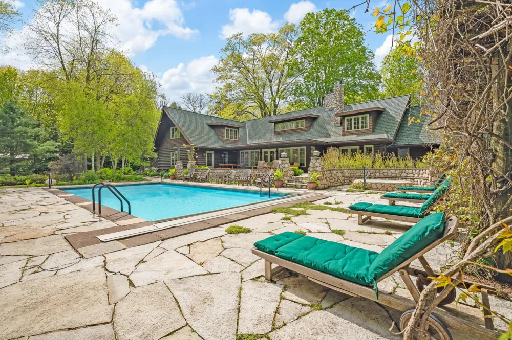 14657 Lakeshore Road Lakeside, MI 49116