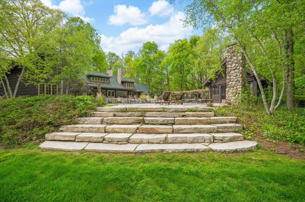 14657 Lakeshore Road Lakeside, MI 49116