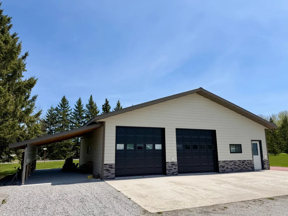 752 Hallberg Street SW Warroad, MN 56763