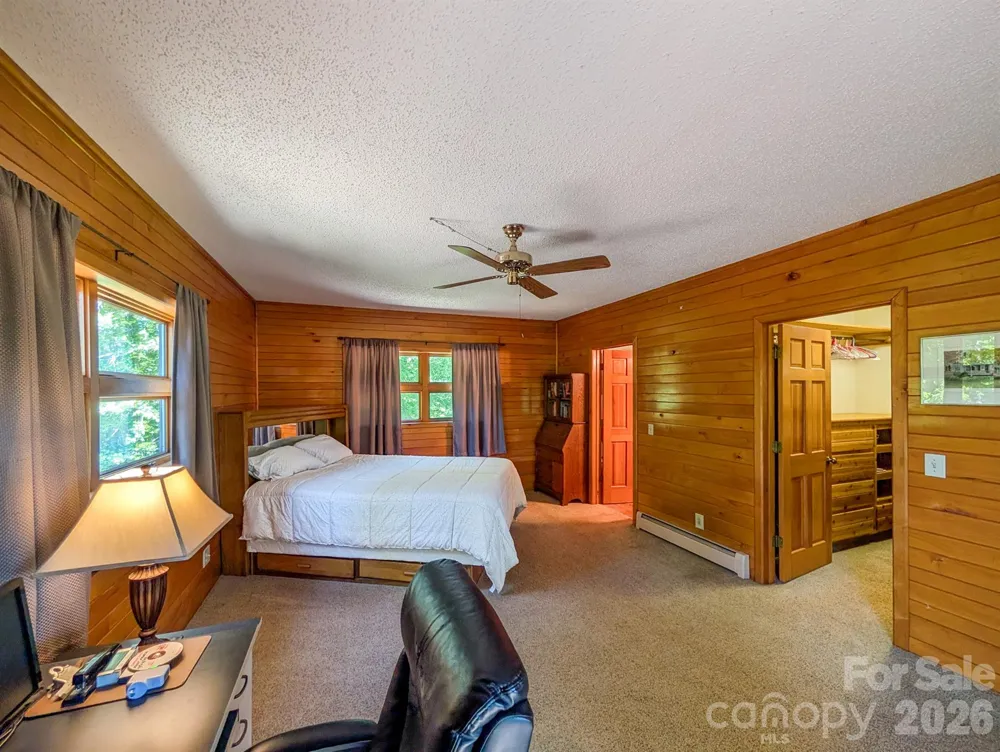 572 Pleasant Valley Road Burnsville, NC 28714
