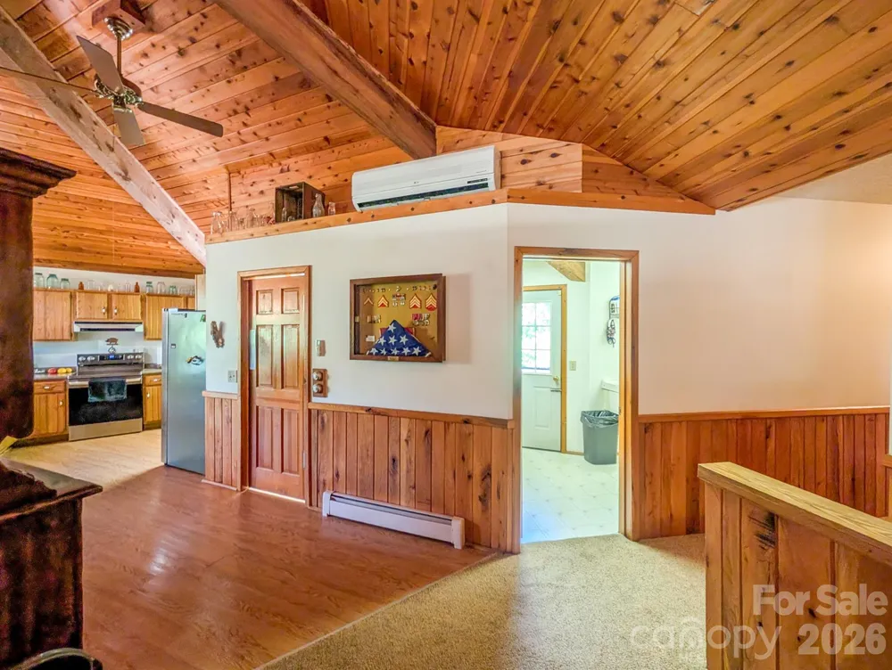 572 Pleasant Valley Road Burnsville, NC 28714
