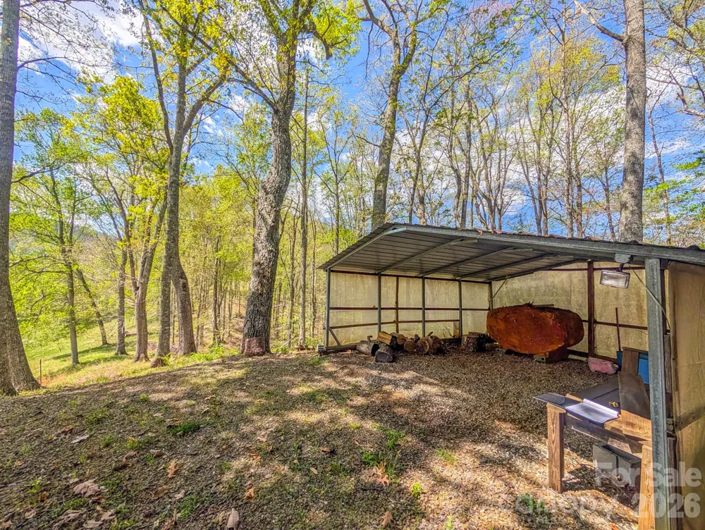572 Pleasant Valley Road Burnsville, NC 28714