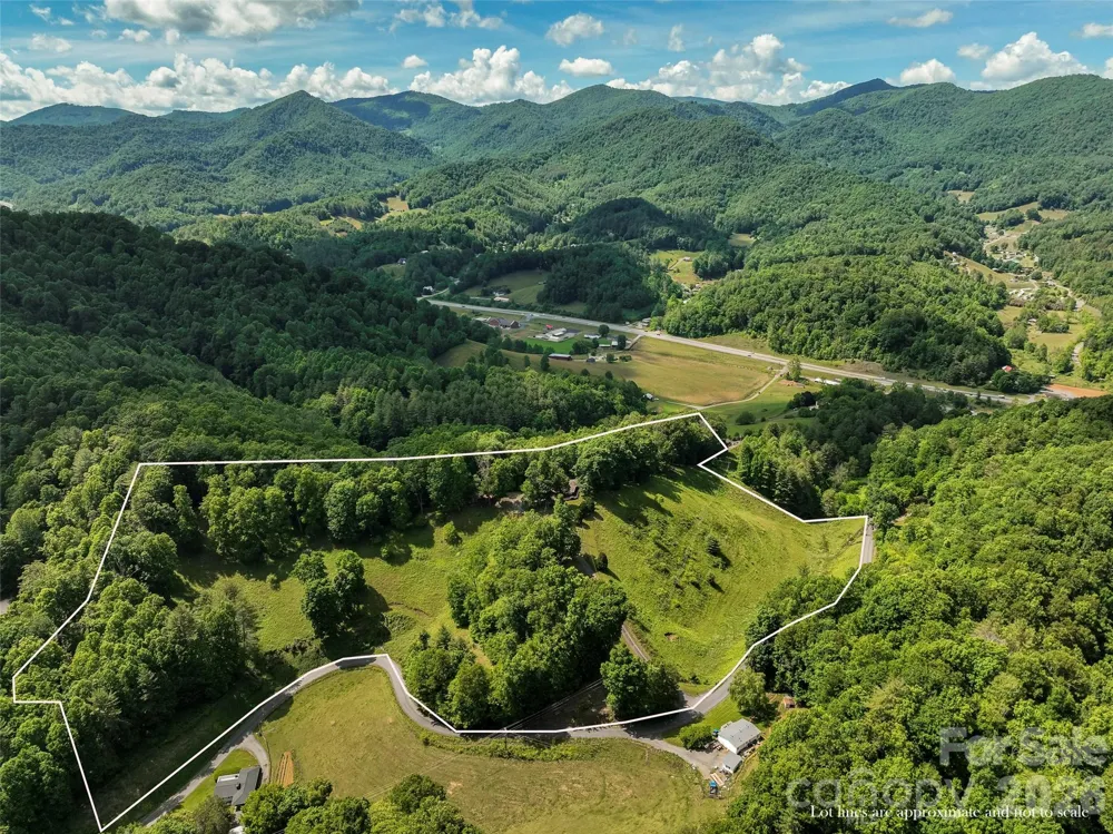572 Pleasant Valley Road Burnsville, NC 28714