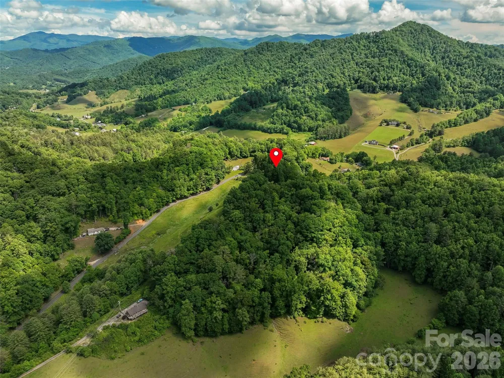 572 Pleasant Valley Road Burnsville, NC 28714