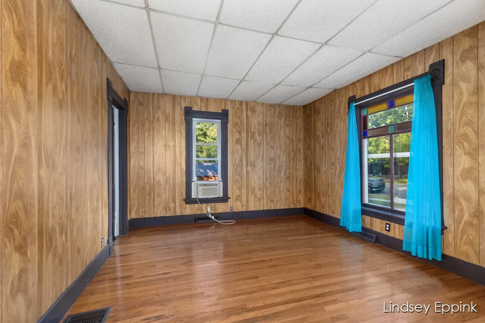 13764 W Ave E Vicksburg, MI 49097