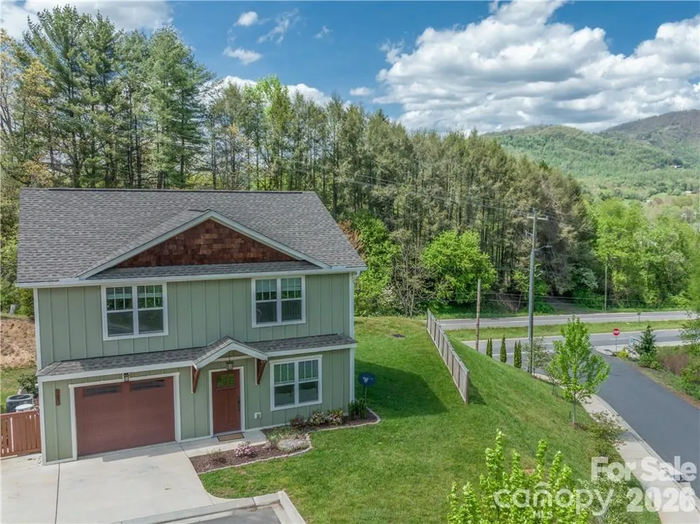 101 Towne Place Clyde, NC 28721