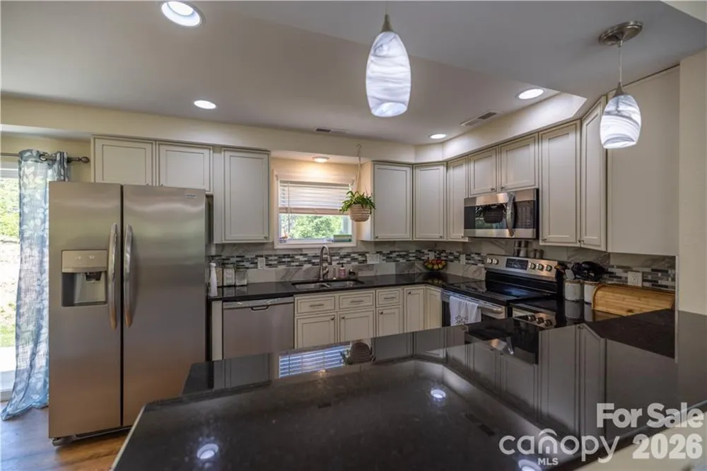 101 Towne Place Clyde, NC 28721