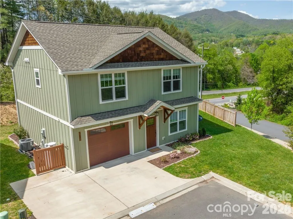 101 Towne Place Clyde, NC 28721