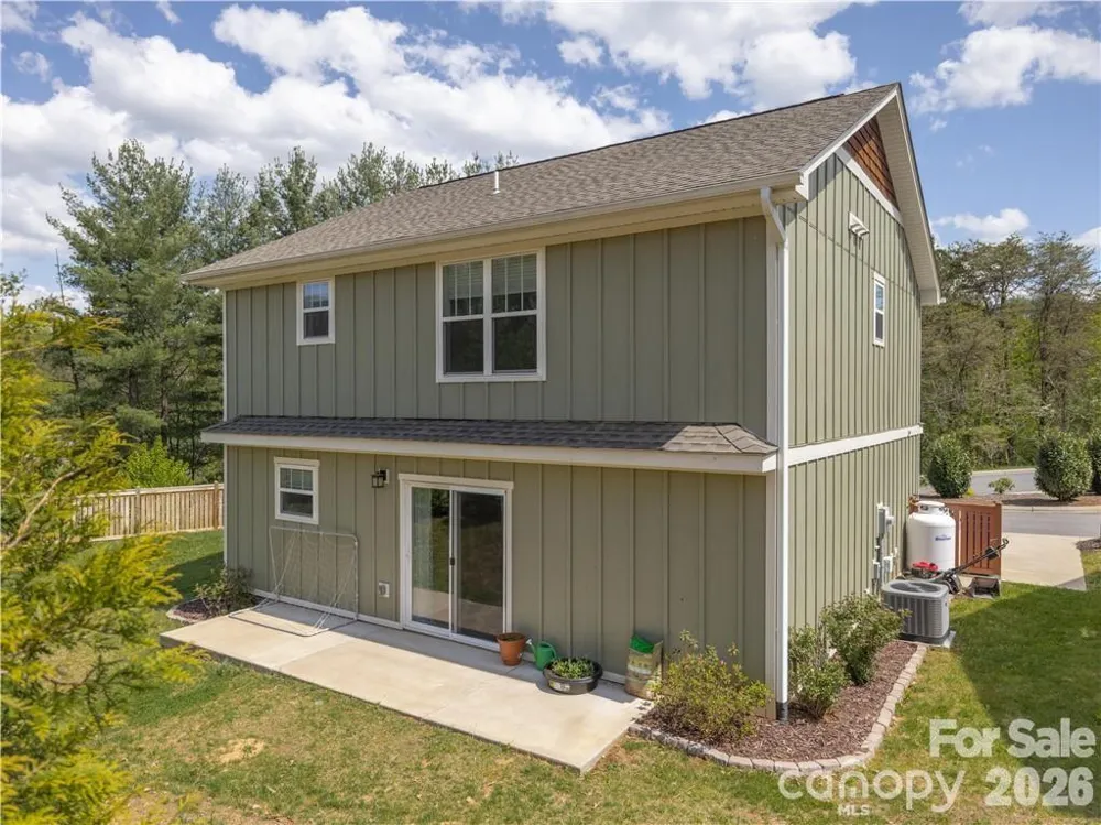 101 Towne Place Clyde, NC 28721