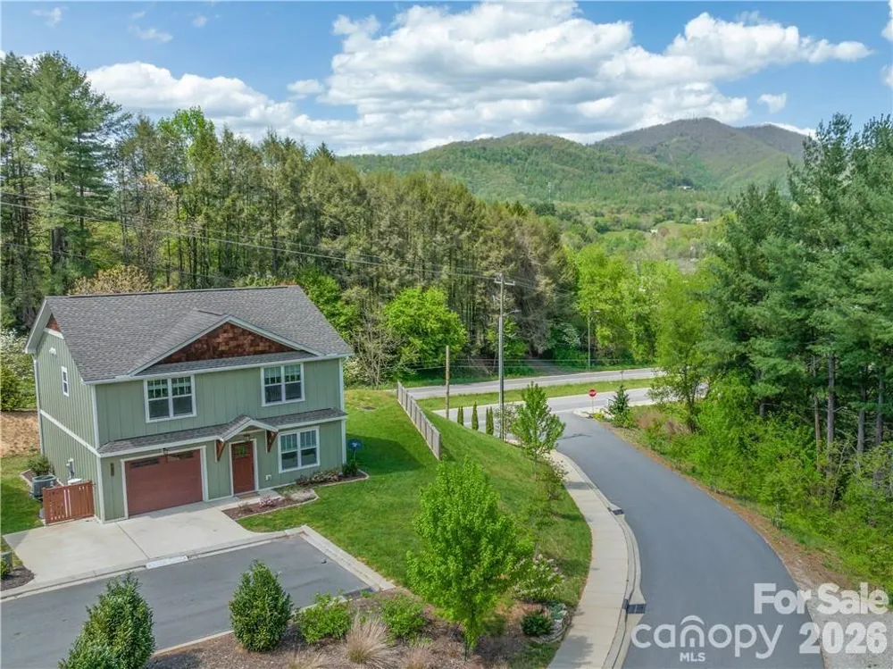 101 Towne Place Clyde, NC 28721