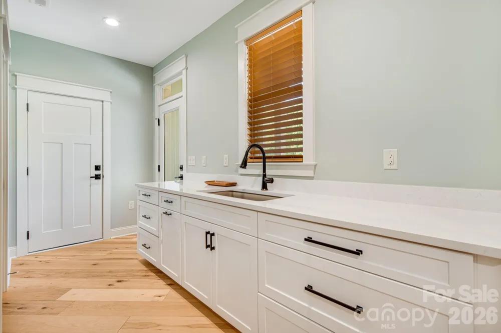 30 Shipman Parkway Flat Rock, NC 28731
