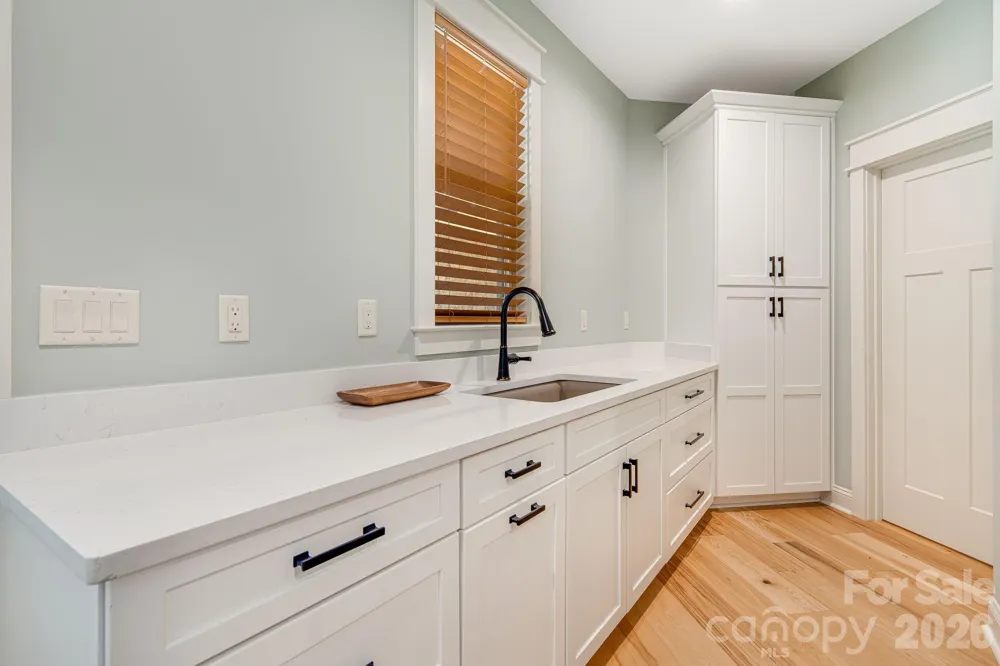 30 Shipman Parkway Flat Rock, NC 28731