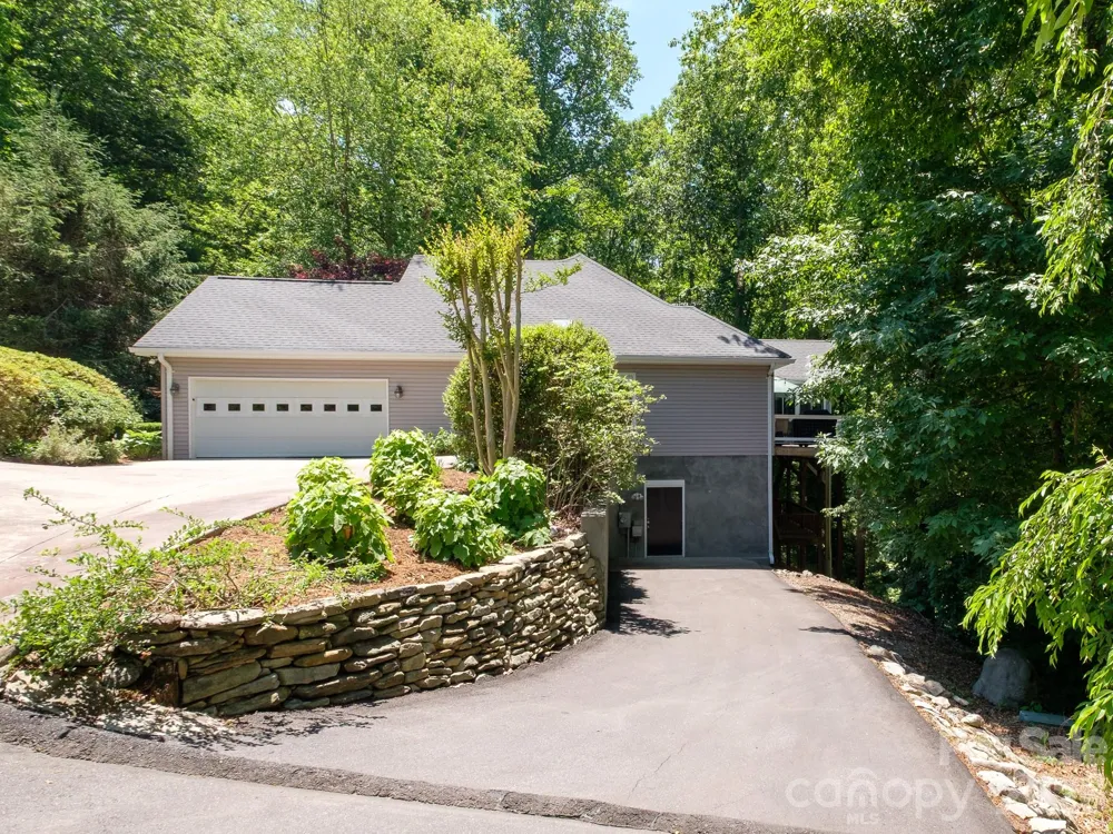 30 Cherokee Trail Fletcher, NC 28732