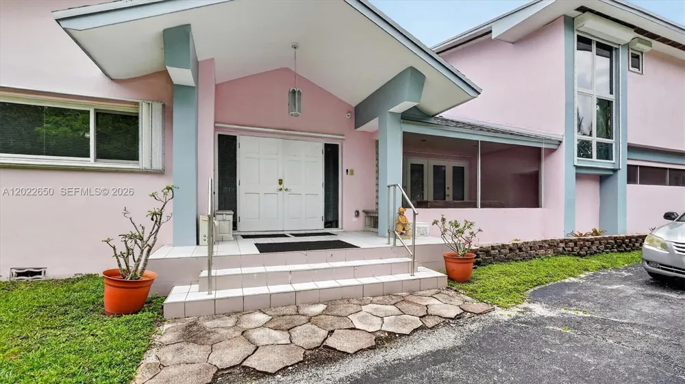 11651 SW 64th Ave Pinecrest, FL 33156