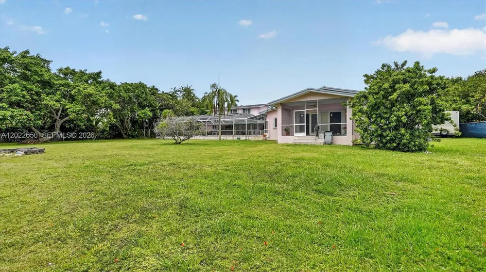 11651 SW 64th Ave Pinecrest, FL 33156