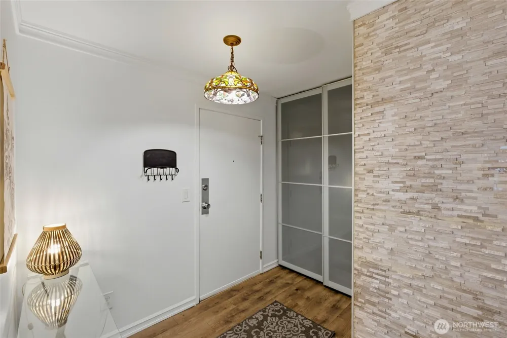 1737 Harbor Avenue #S-306 Seattle, WA 98126