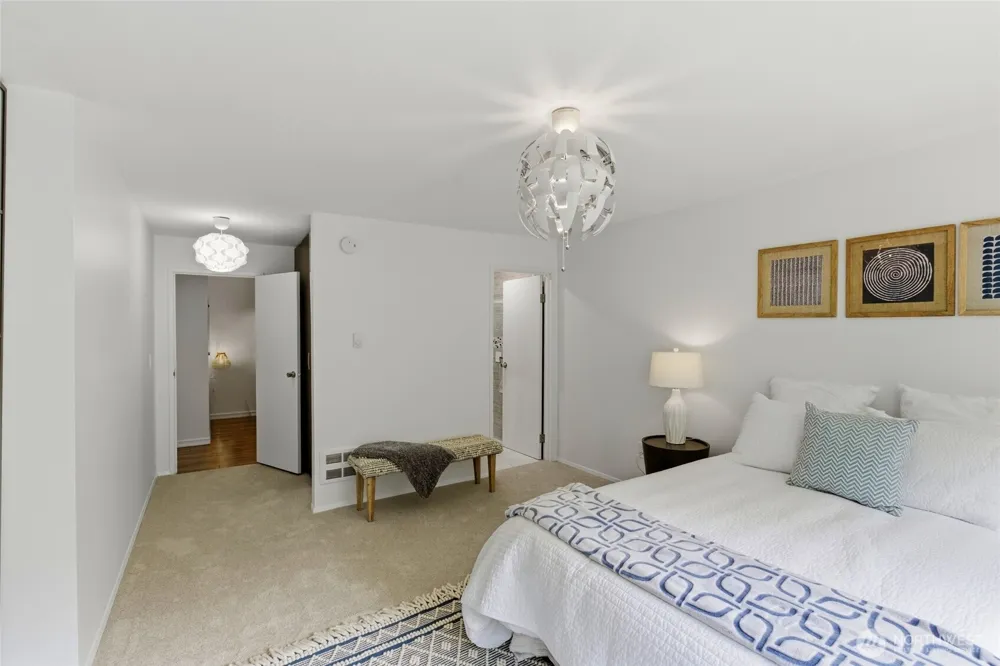 1737 Harbor Avenue #S-306 Seattle, WA 98126