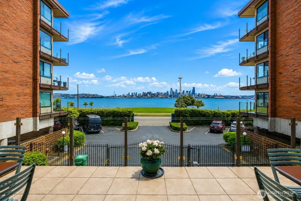 1737 Harbor Avenue #S-306 Seattle, WA 98126