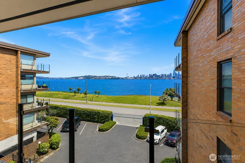 1737 Harbor Avenue #S-306 Seattle, WA 98126