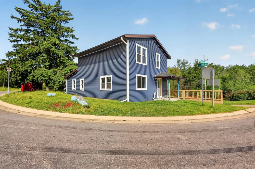 1387 E Riverside Drive Ionia, MI 48846