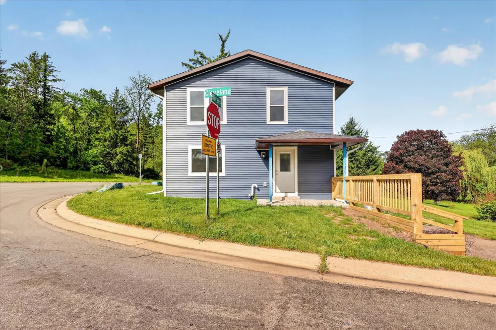 1387 E Riverside Drive Ionia, MI 48846