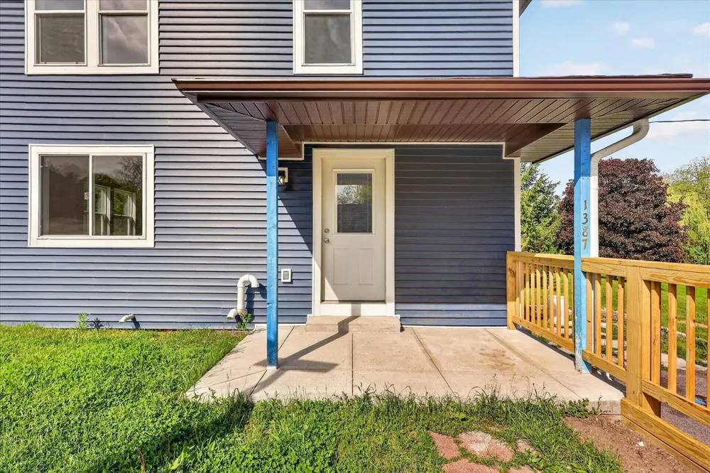 1387 E Riverside Drive Ionia, MI 48846