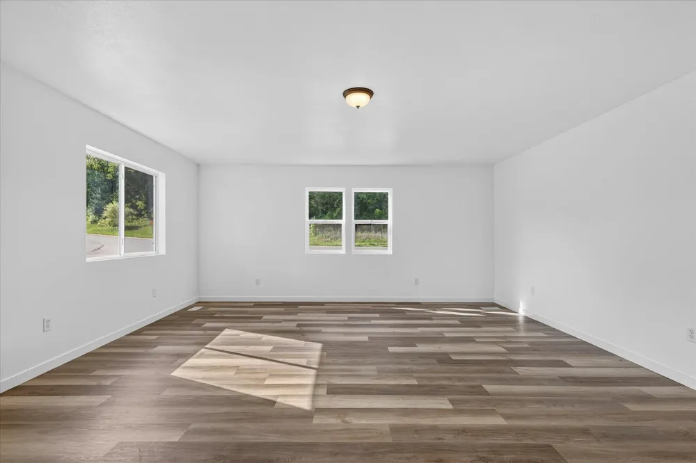 1387 E Riverside Drive Ionia, MI 48846