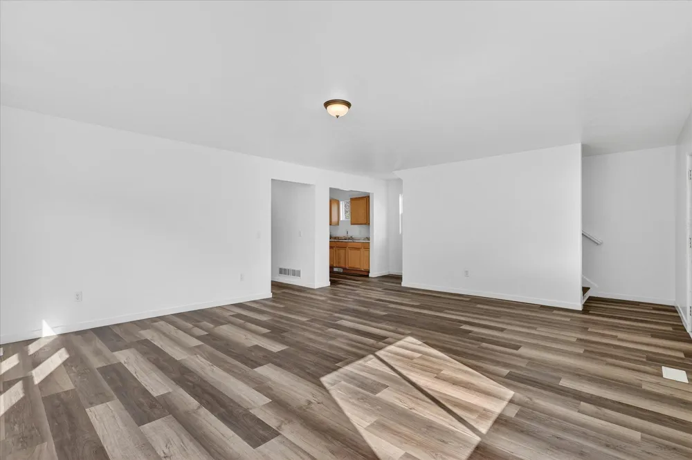 1387 E Riverside Drive Ionia, MI 48846