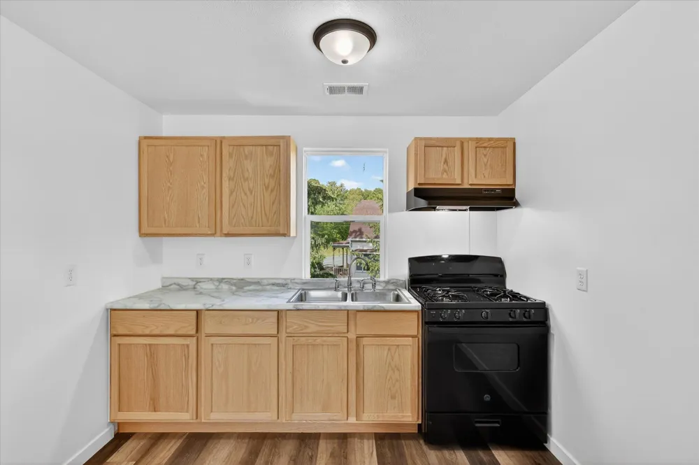 1387 E Riverside Drive Ionia, MI 48846