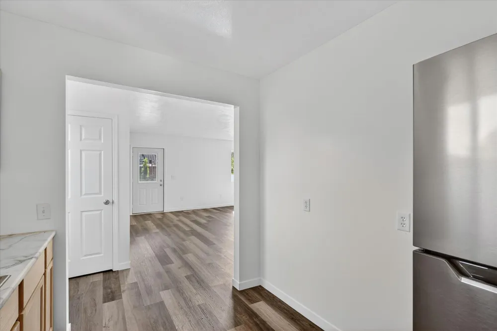 1387 E Riverside Drive Ionia, MI 48846