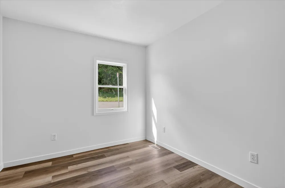 1387 E Riverside Drive Ionia, MI 48846