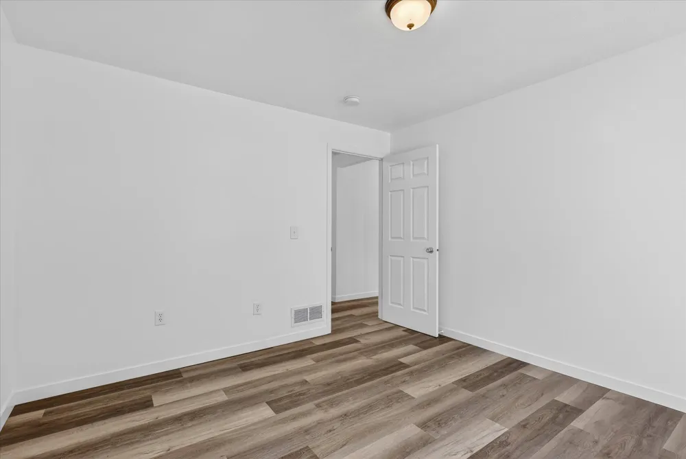 1387 E Riverside Drive Ionia, MI 48846