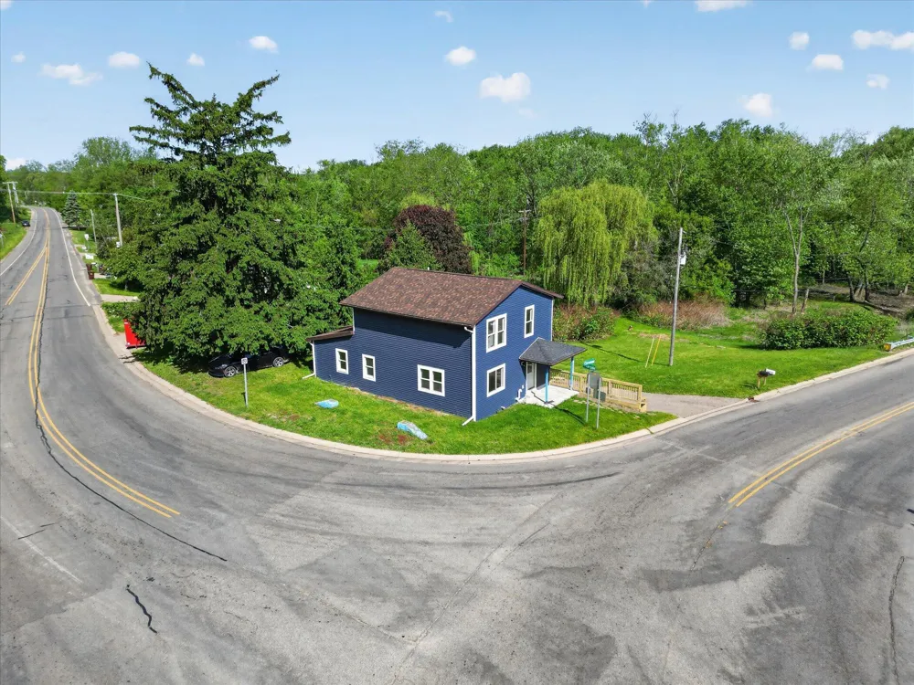 1387 E Riverside Drive Ionia, MI 48846