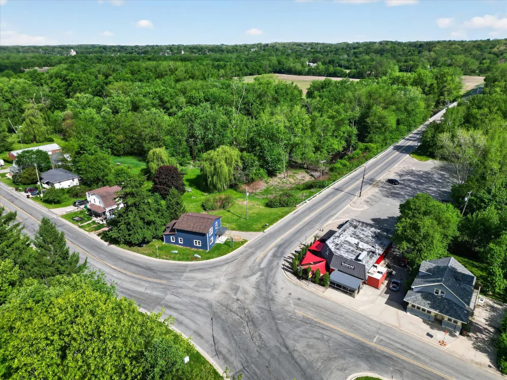 1387 E Riverside Drive Ionia, MI 48846