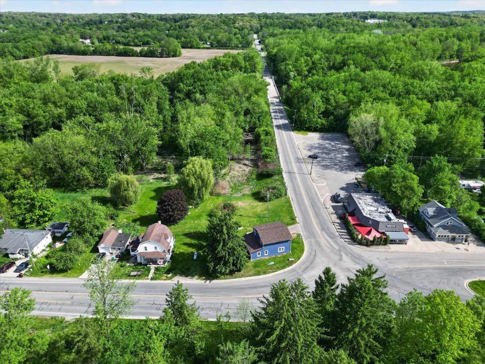 1387 E Riverside Drive Ionia, MI 48846